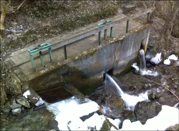 Winterliche Ansicht des Turbinenabflusses